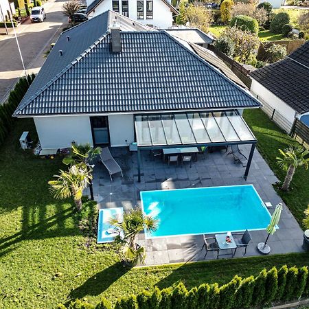 großzügige Unterkunft mit Terrasse Oberbrechen Exterior foto