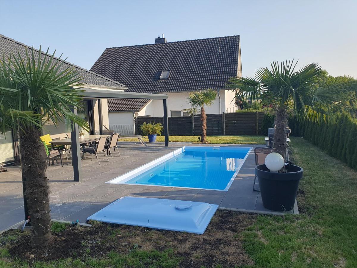 großzügige Unterkunft mit Terrasse Oberbrechen Exterior foto