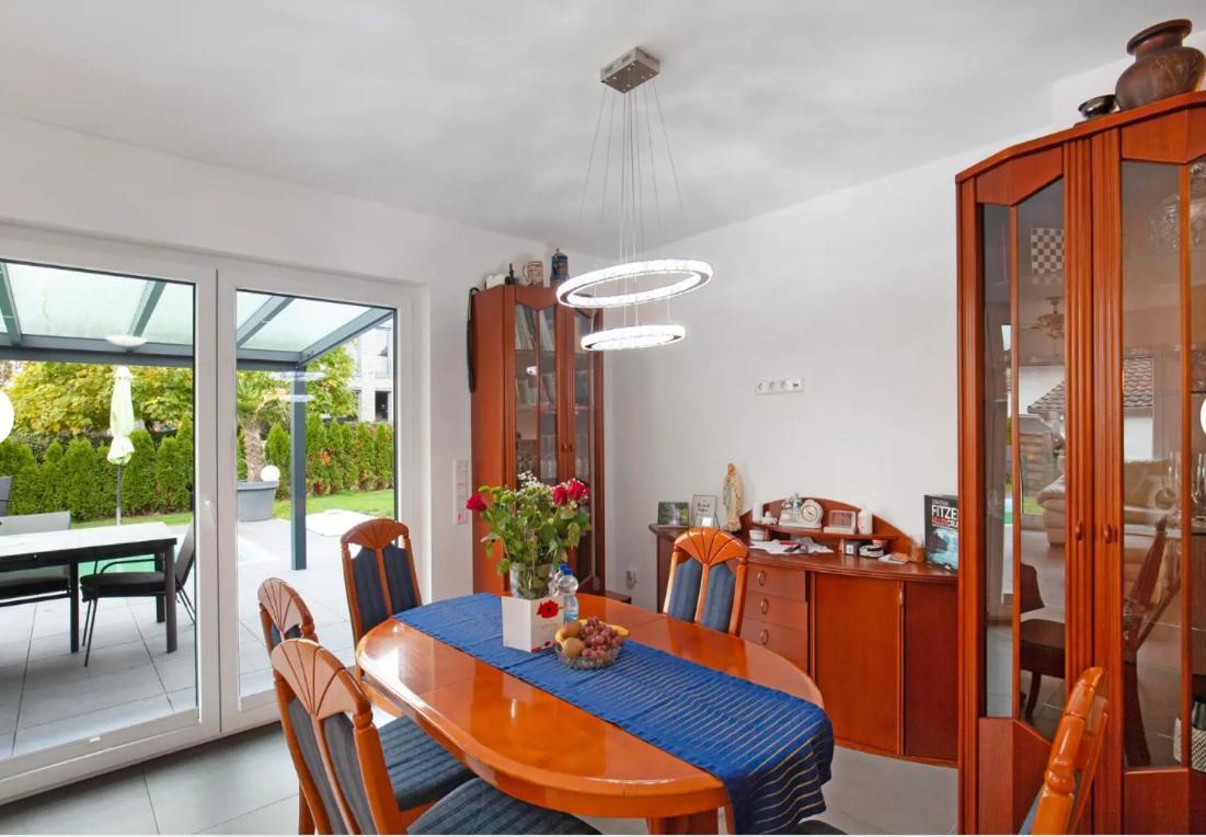 großzügige Unterkunft mit Terrasse Oberbrechen Exterior foto